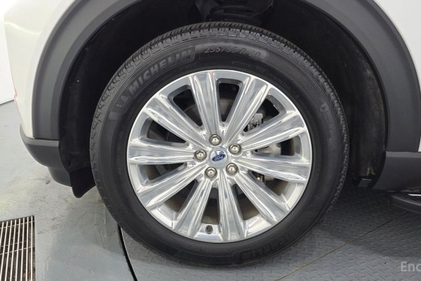 2023 Ford Explorer с пробегом 13 714 км