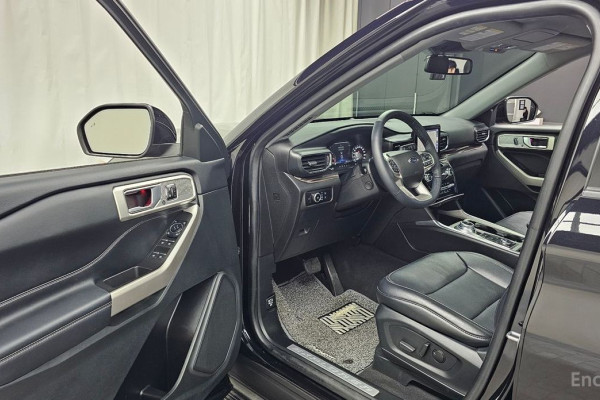 2023 Ford Explorer с пробегом 16 261 км