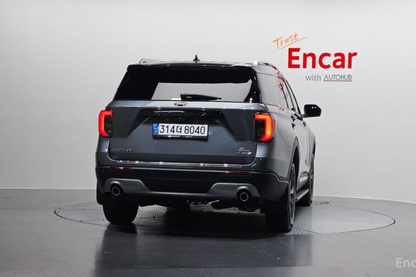 2023 Ford Explorer с пробегом 14 204 км