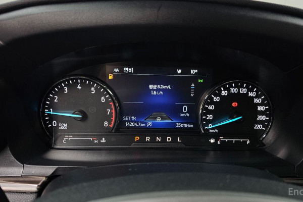 2023 Ford Explorer с пробегом 14 204 км