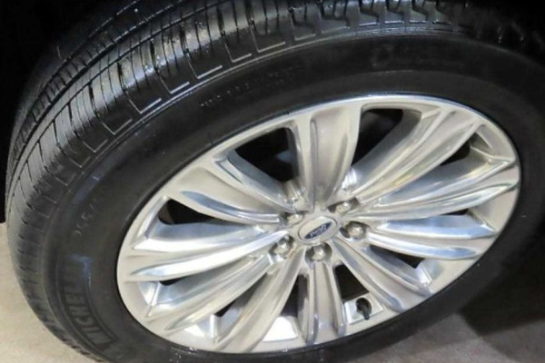 2023 Ford Explorer с пробегом 14 500 км