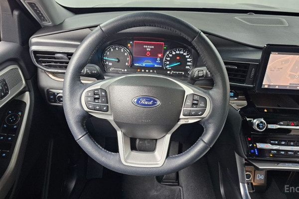 2023 Ford Explorer с пробегом 14 204 км