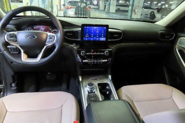 2023 Ford Explorer с пробегом 14 500 км