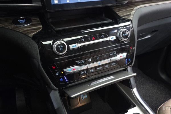 2023 Ford Explorer с пробегом 30 216 км