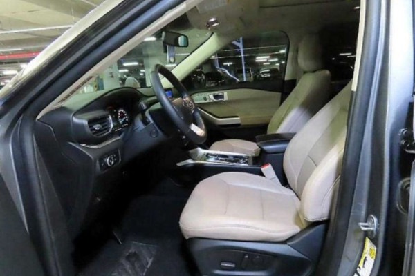 2023 Ford Explorer с пробегом 14 500 км