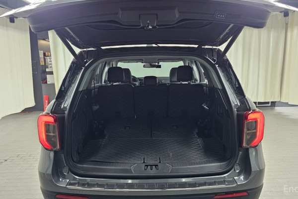 2023 Ford Explorer с пробегом 14 204 км