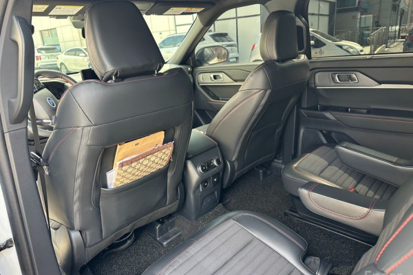 2024 Ford Explorer с пробегом 18 000 км