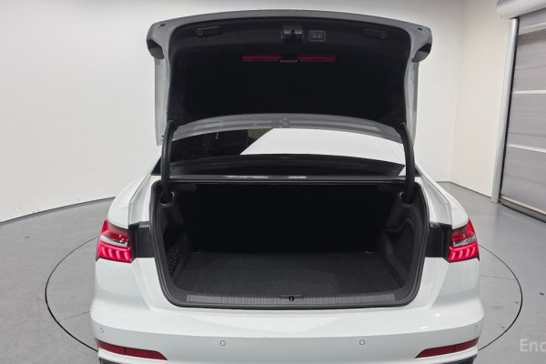 2022 Audi A6 с пробегом 15 063 км