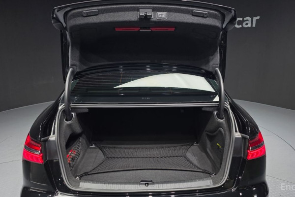 2021 Audi A6 с пробегом 132 739 км