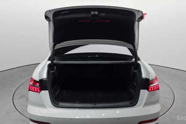 2021 Audi A6 с пробегом 83 818 км