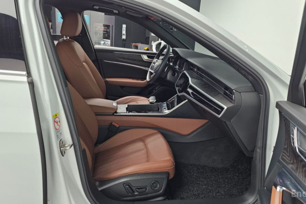 2023 Audi A6 с пробегом 15 702 км