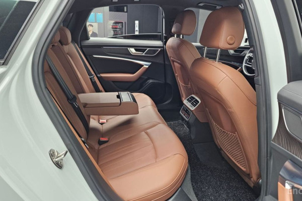 2023 Audi A6 с пробегом 15 702 км