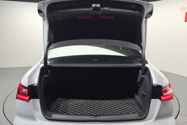 2023 Audi A6 с пробегом 15 702 км