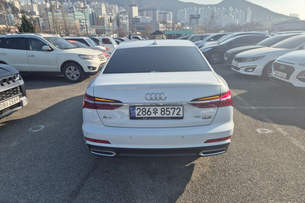 2023 Audi A6 с пробегом 40 645 км