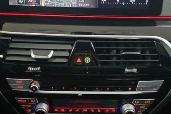 2021 BMW 5 серии с пробегом 93 247 км