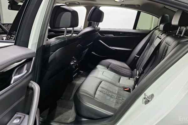 2020 BMW 5 серии с пробегом 60 979 км