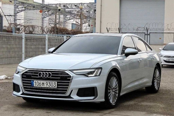 2021 Audi A6 с пробегом 85 621 км