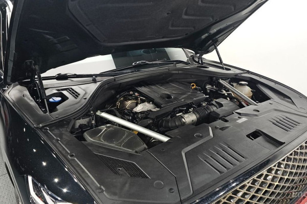 2021 Genesis GV70 с пробегом 68 541 км