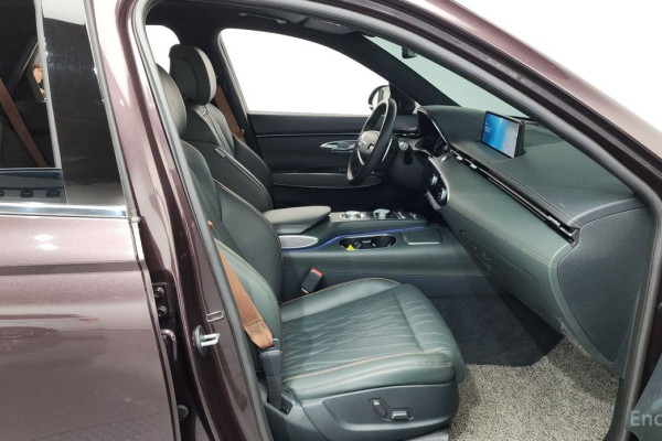 2021 Genesis GV70 с пробегом 48 724 км