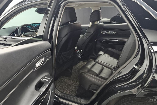 2021 Genesis GV70 с пробегом 68 541 км