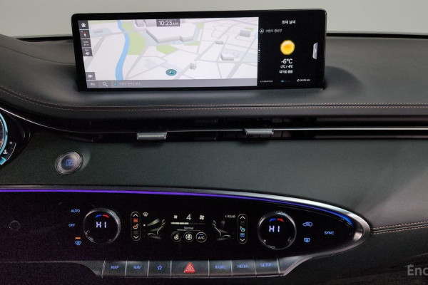 2021 Genesis GV70 с пробегом 48 724 км