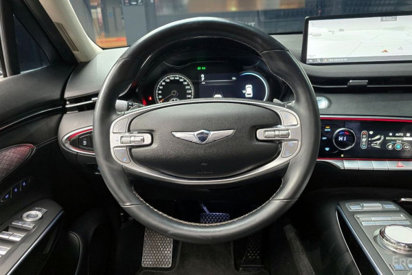 2022 Genesis GV70 с пробегом 90 472 км