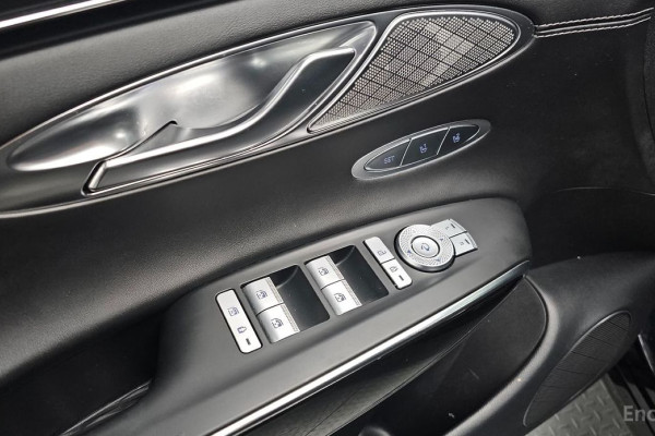 2021 Genesis GV70 с пробегом 68 541 км