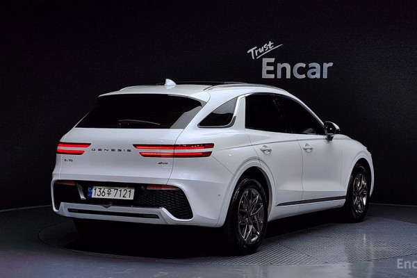 2022 Genesis GV70 с пробегом 22 096 км