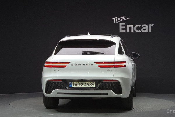 2021 Genesis GV70 с пробегом 66 239 км