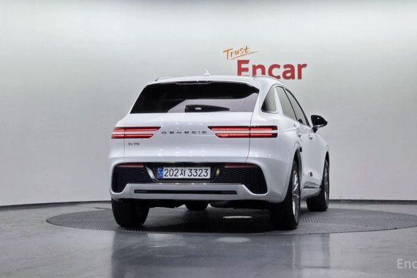 2022 Genesis GV70 с пробегом 40 376 км