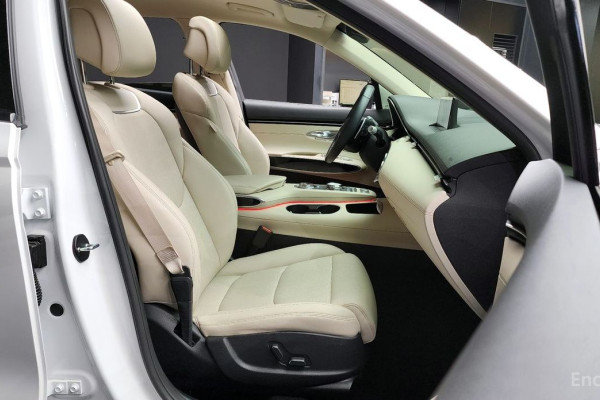 2022 Genesis GV70 с пробегом 22 096 км