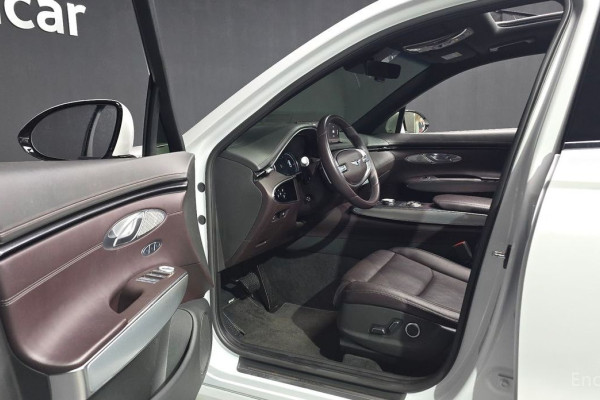 2021 Genesis GV70 с пробегом 66 239 км