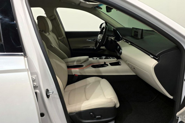 2022 Genesis GV70 с пробегом 40 376 км