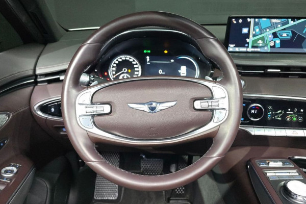 2021 Genesis GV70 с пробегом 66 239 км