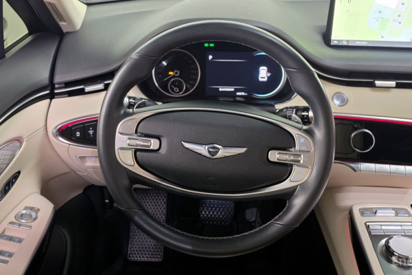 2022 Genesis GV70 с пробегом 40 376 км