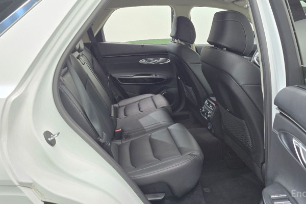 2021 Genesis GV70 с пробегом 43 171 км