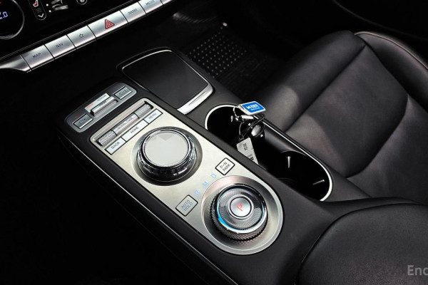 2021 Genesis GV70 с пробегом 71 863 км