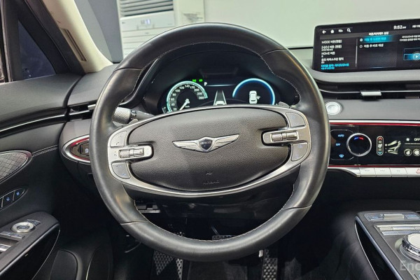 2021 Genesis GV70 с пробегом 85 788 км