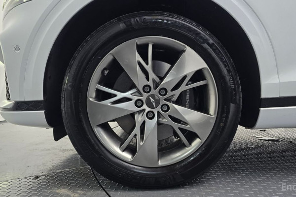 2022 Genesis GV70 с пробегом 73 955 км