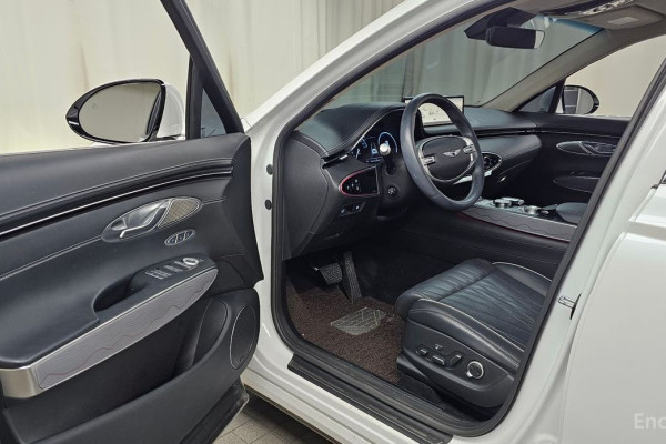 2021 Genesis GV70 с пробегом 35 794 км