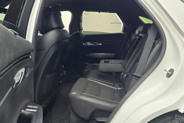 2022 Genesis GV70 с пробегом 73 955 км