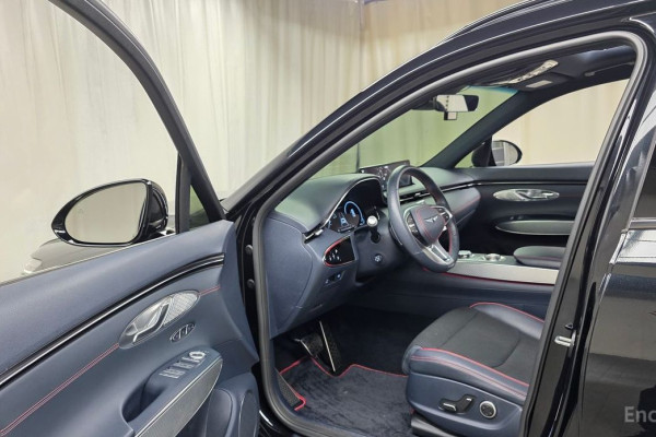 2022 Genesis GV70 с пробегом 37 358 км