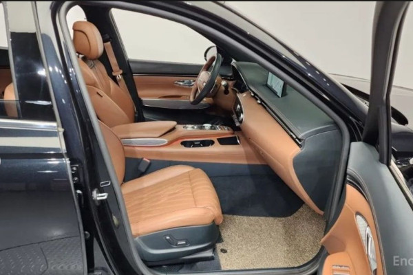 2021 Genesis GV70 с пробегом 43 734 км