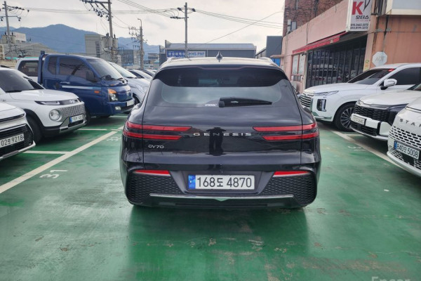 2022 Genesis GV70 с пробегом 41 641 км