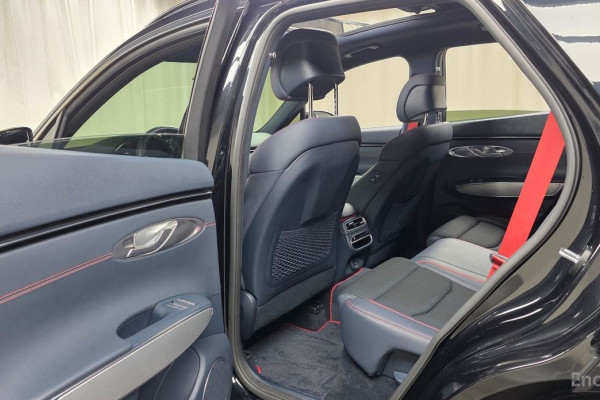 2022 Genesis GV70 с пробегом 37 358 км