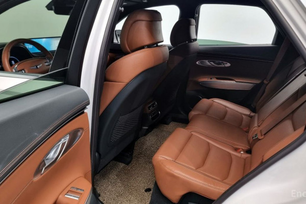 2021 Genesis GV70 с пробегом 76 412 км