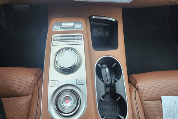 2022 Genesis GV70 с пробегом 41 641 км