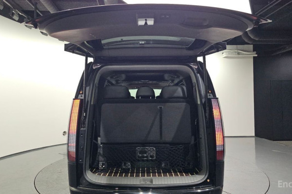 2021 Hyundai Staria с пробегом 136 333 км