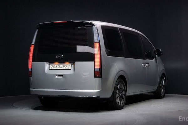 2021 Hyundai Staria с пробегом 98 927 км
