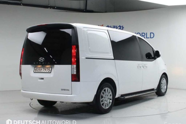 2022 Hyundai Staria с пробегом 74 230 км